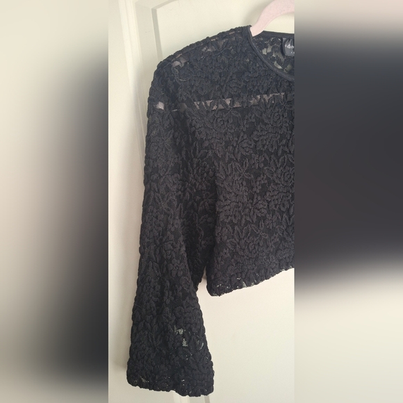 Connected scalloped lace shrug in black small formal festival coverup party wedd - Picture 4 of 5